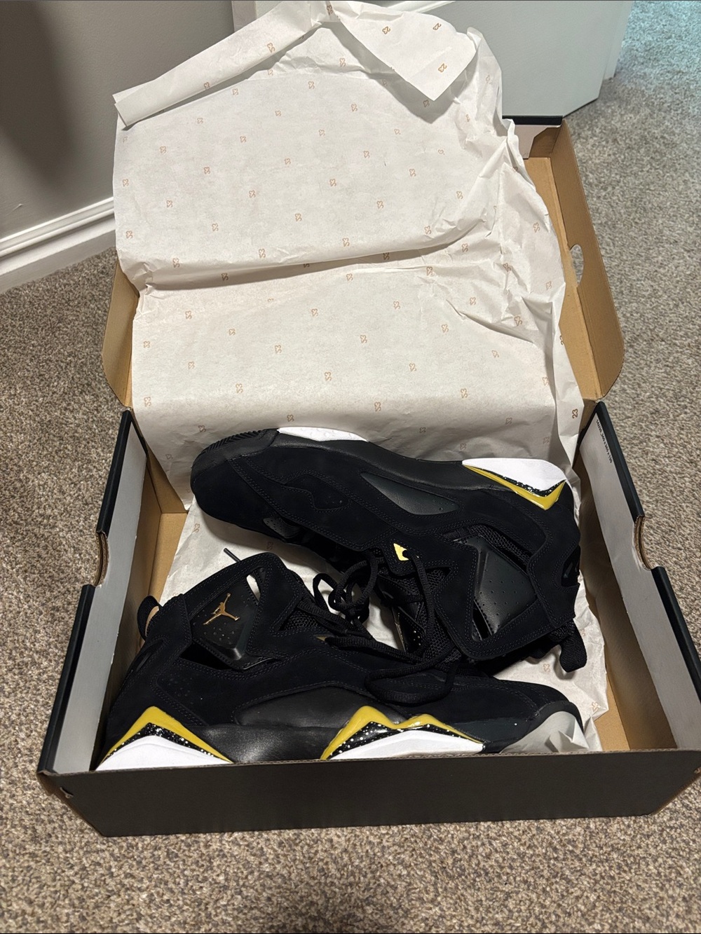 Men's Black and Yellow Basketball Sneakers